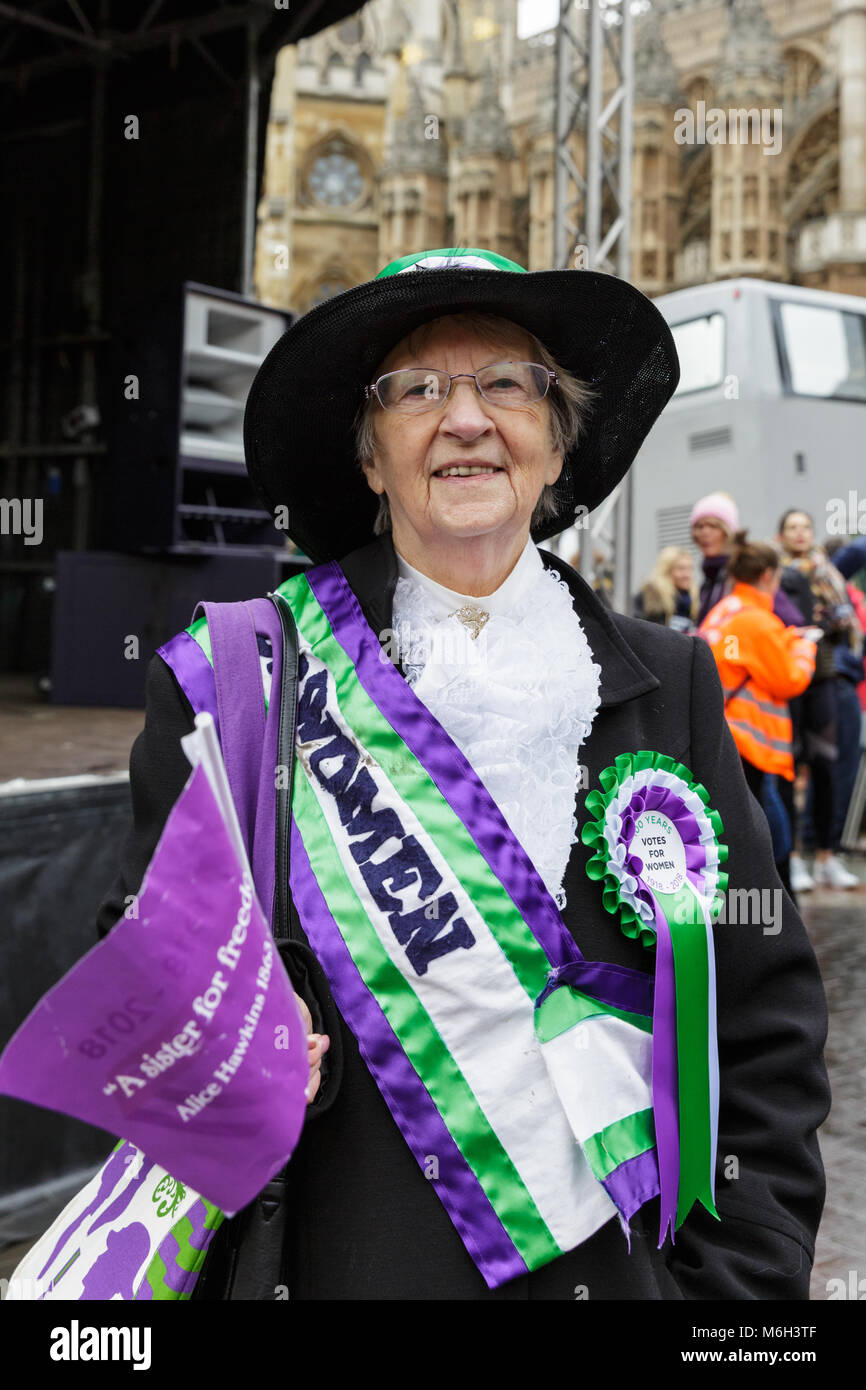 Demonstration of suffragettes in london hi-res stock photography and ...