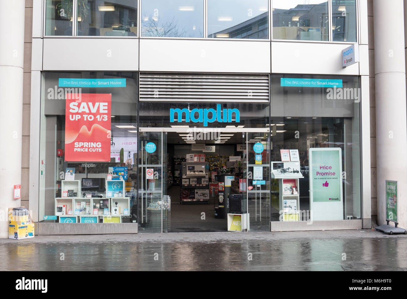 Maplin store front in London Stock Photo
