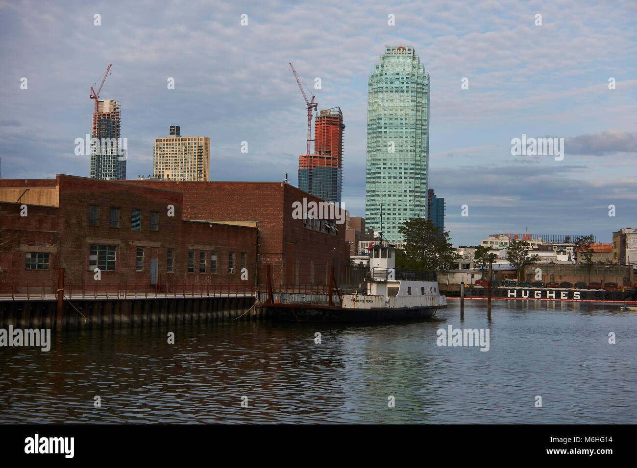 Long Island City by the 11th street Basin, scenic view of the Citi tower at  sunset and the location of the new Amazon Head Quarters in NYC Stock Photo  - Alamy