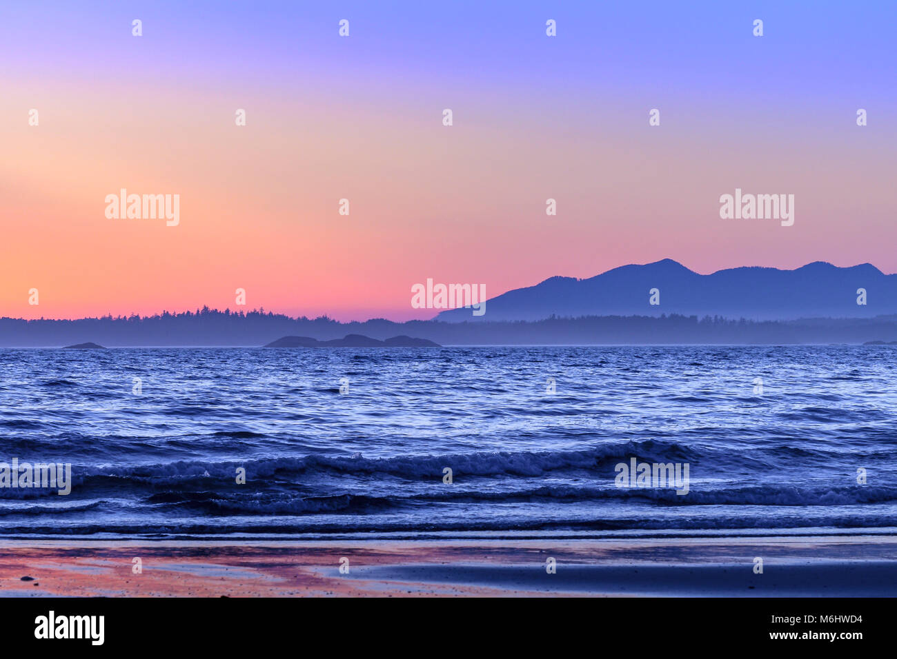 Pacific Rim Walk In Sea Pacific rim national park reserve hi-res stock photography and images ...
