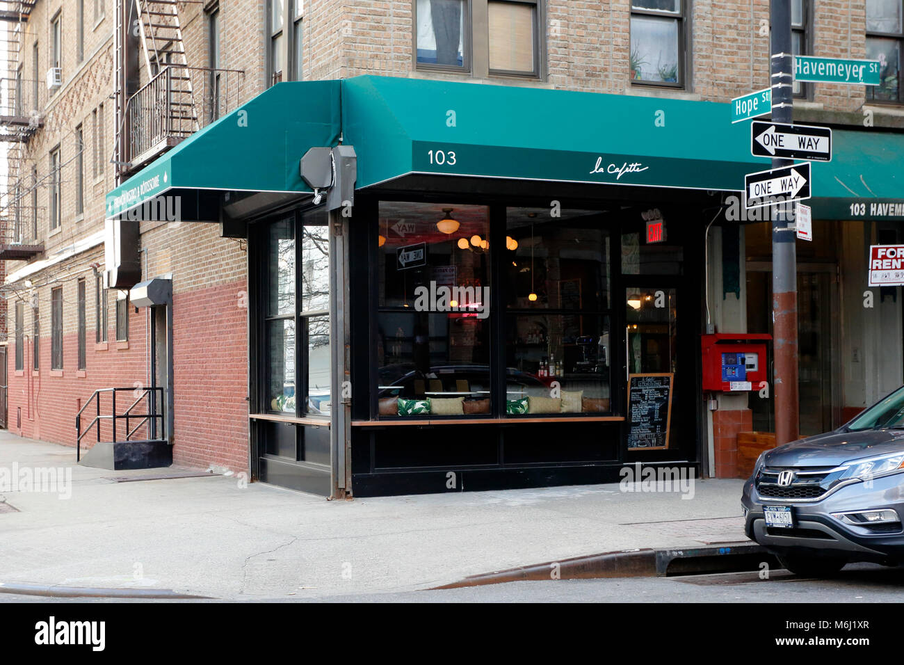 La Cafette, 103 Havemeyer St, Brooklyn, NY. exterior storefront of a restaurant in williamsburg. Stock Photo