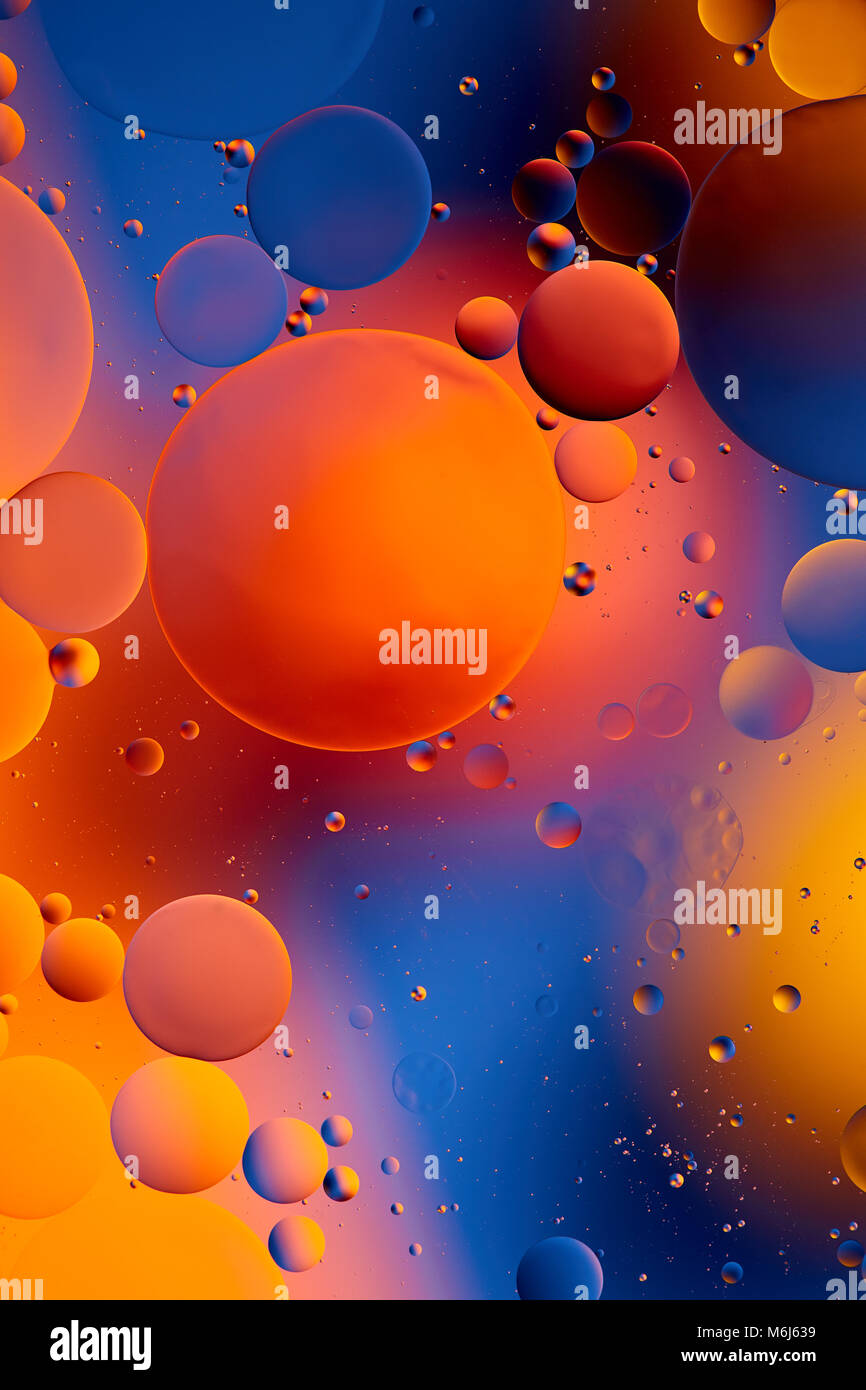 oil drops on a water surface abstract background Stock Photo - Alamy