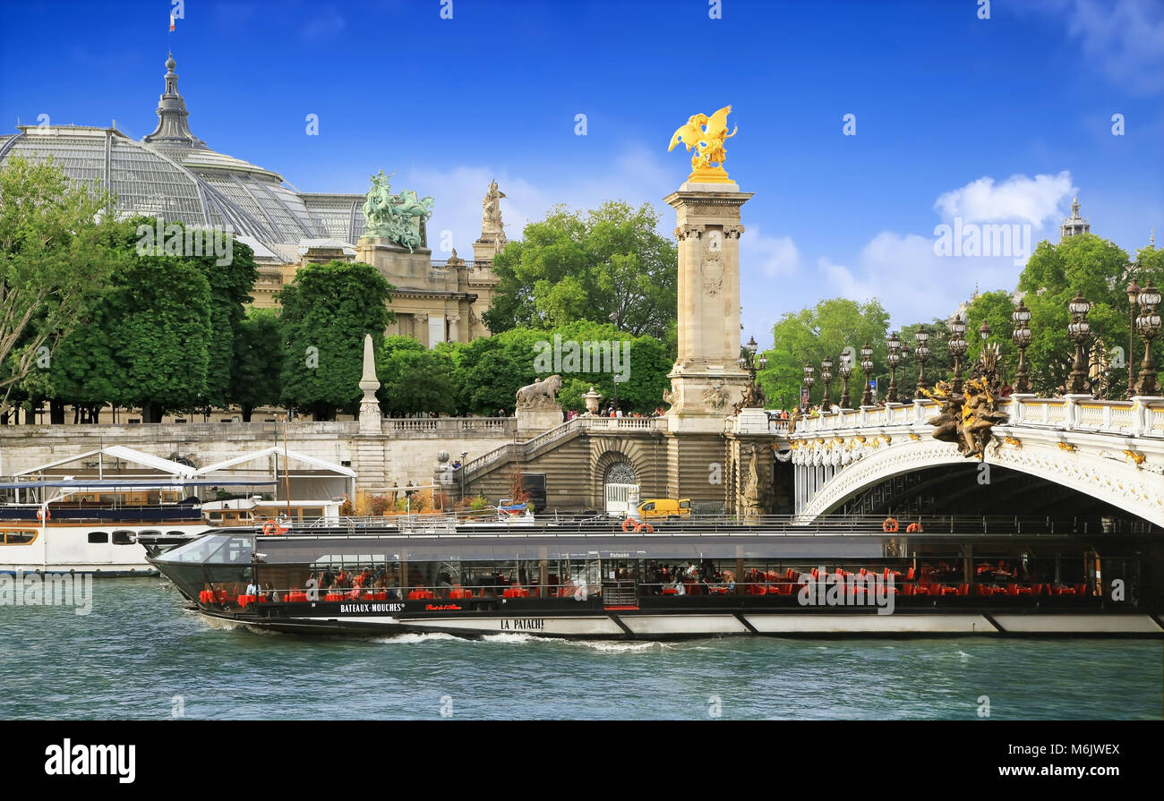 Pont Alexandre III bridge in Paris Stock Photo - Alamy