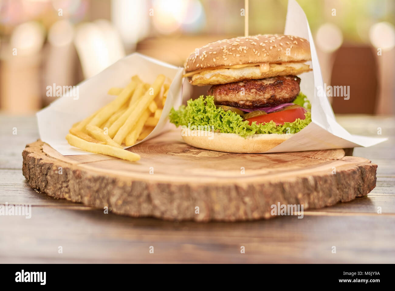 Classic american burger food Stock Photo - Alamy