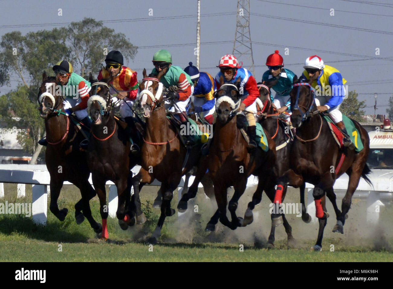 (180305) LAHORE, March 5, 2018 (Xinhua) Pakistani jockeys ride their horses during the