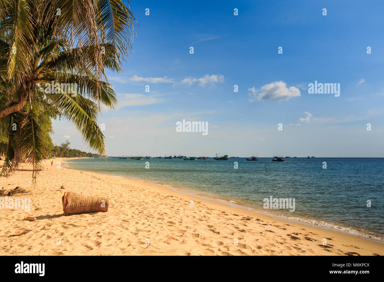Bend over hi-res stock photography and images - Alamy