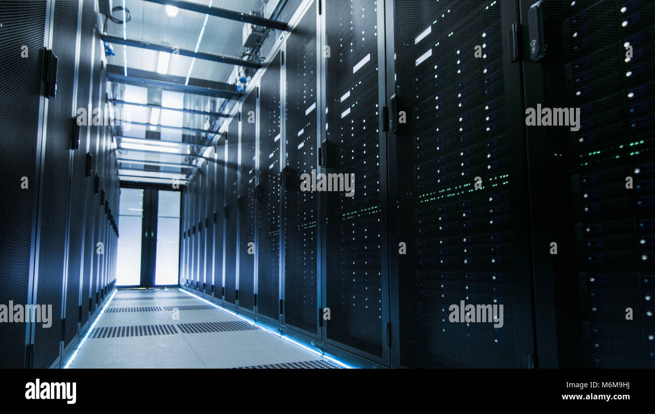 Blade server rack hi-res stock photography and images - Alamy