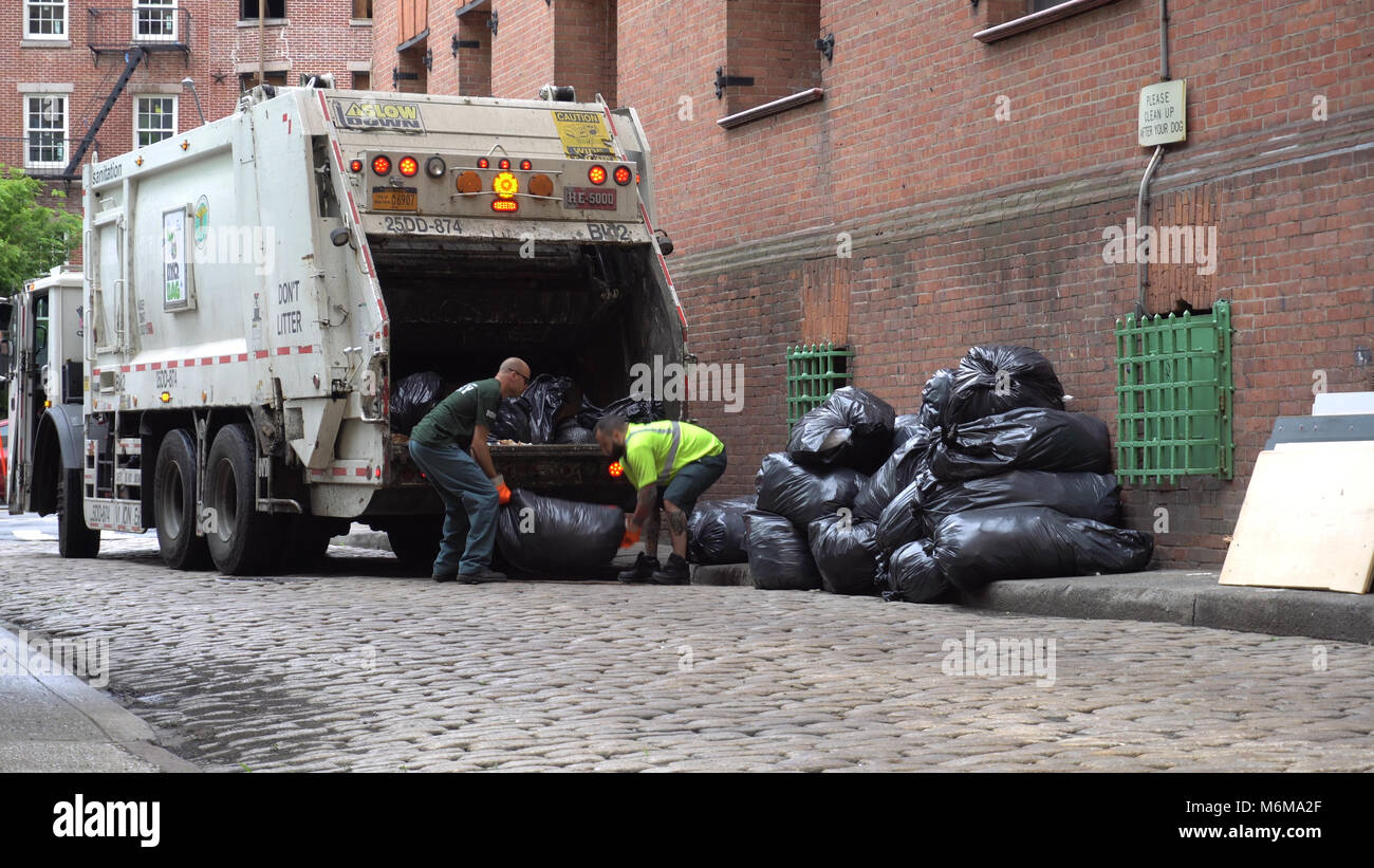 Rubbish removal nyc hires stock photography and images Alamy