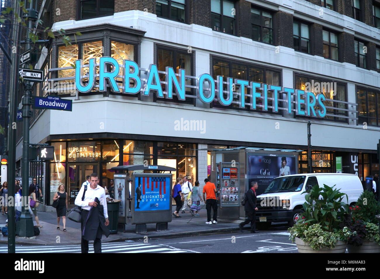 Urban outfitters new york hi-res stock photography and images - Alamy