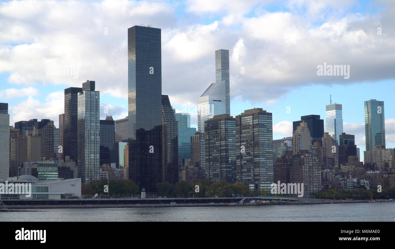 Panoramic view of the New York City Manhattan skyline in evening before ...