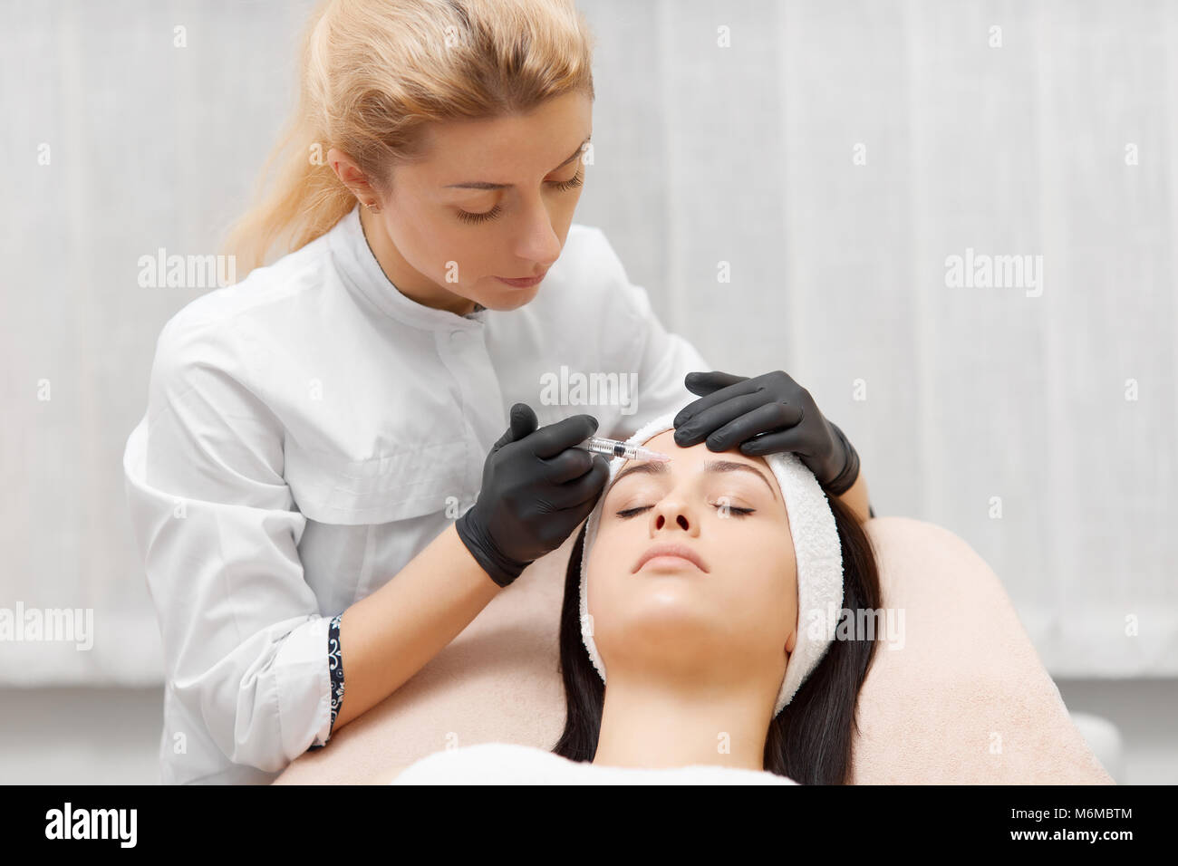Black female surgeon operation hires stock photography and images Alamy