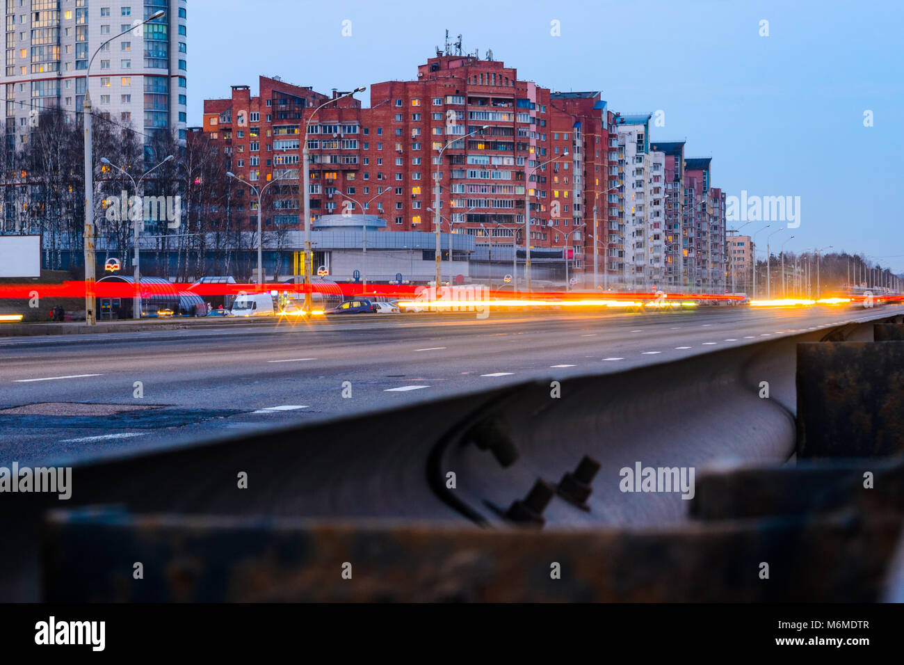 Car traffic in city night hi-res stock photography and images - Alamy