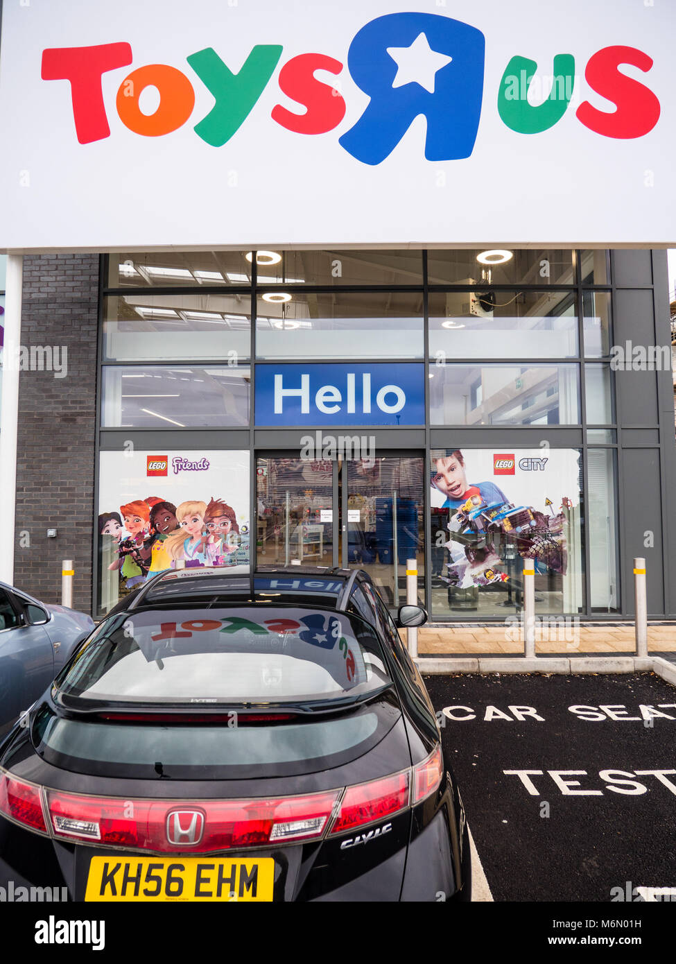 New Toys R Us Store, in Reading, Berkshire, England Stock Photo Alamy