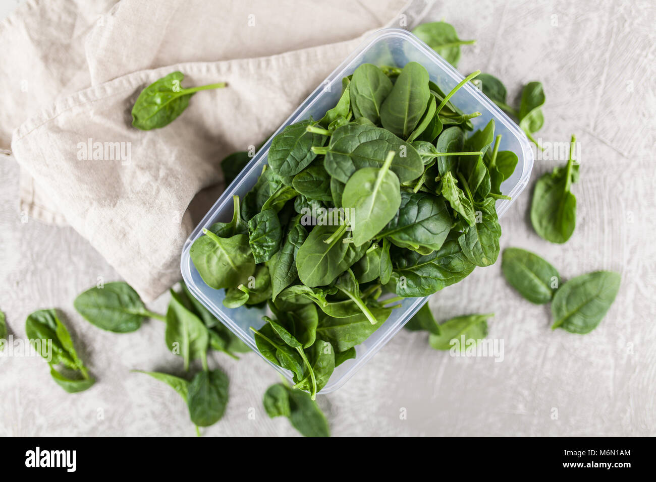 Baby spinach leaves Stock Photo - Alamy