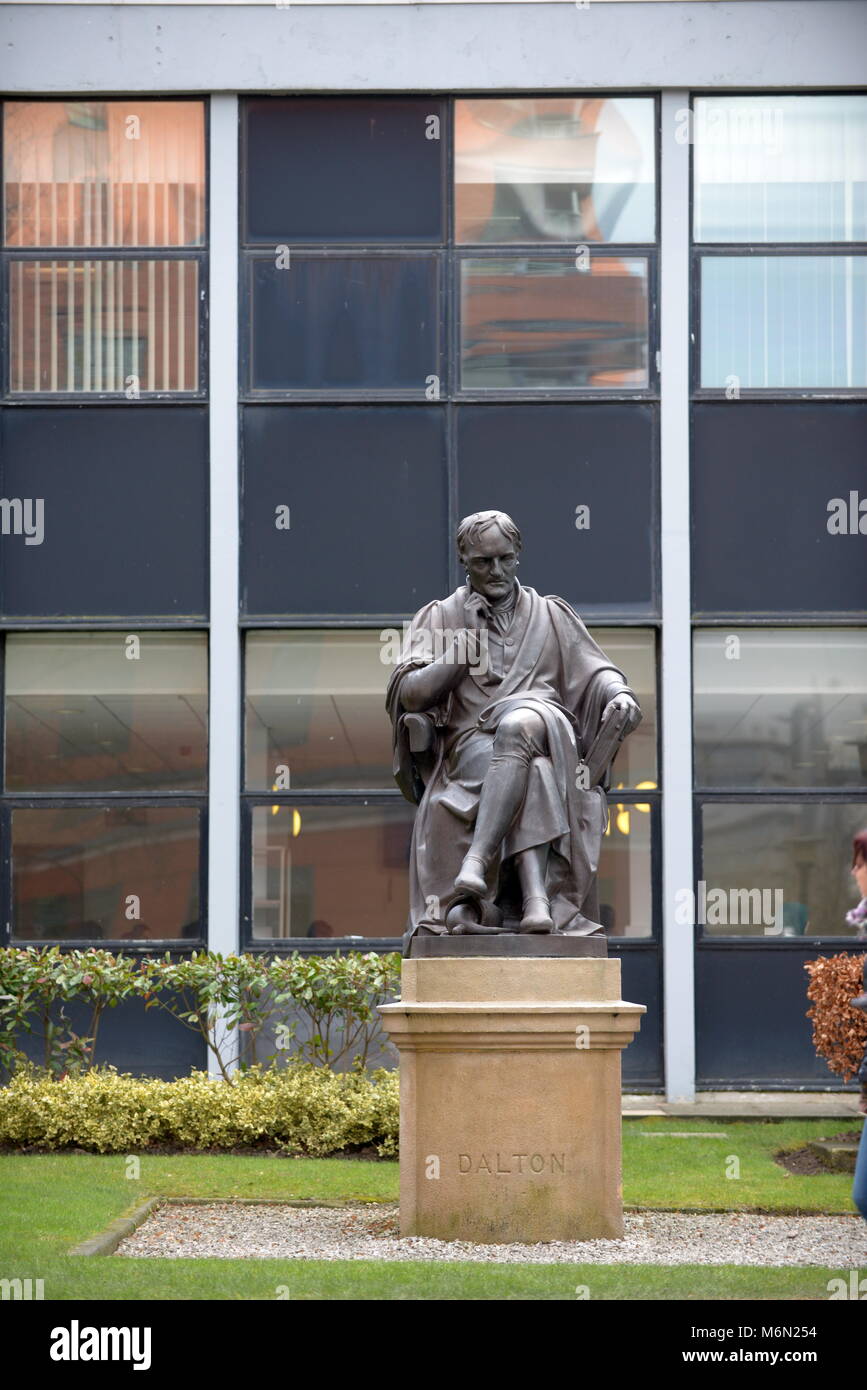 John Dalton statue at Manchester Metropolitan University Stock Photo