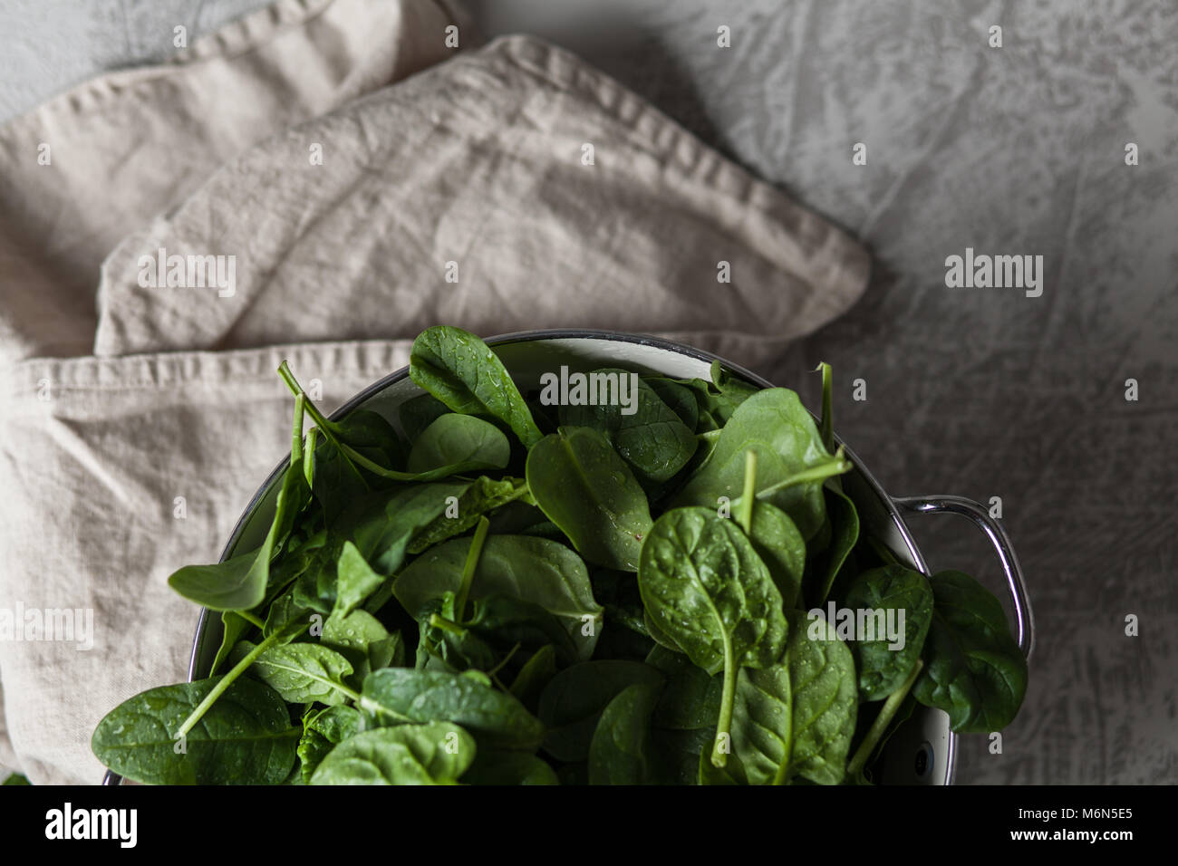 Baby spinach leaves Stock Photo - Alamy