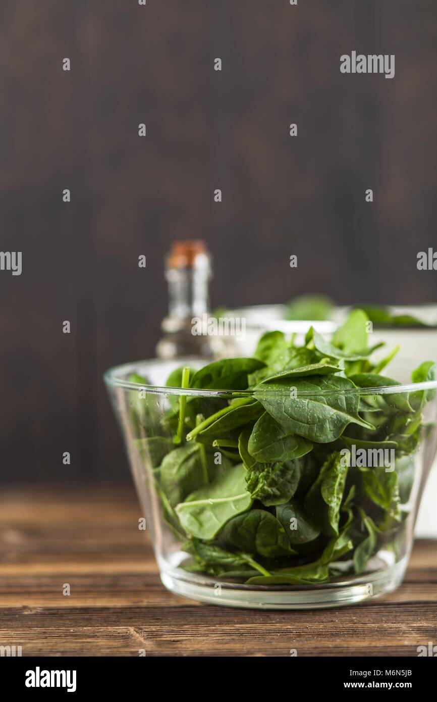 Baby spinach leaves Stock Photo - Alamy