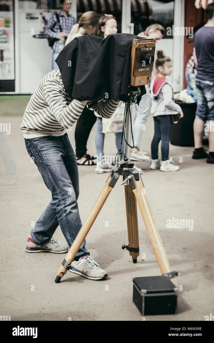 Vintage cameraman hires stock photography and images Alamy