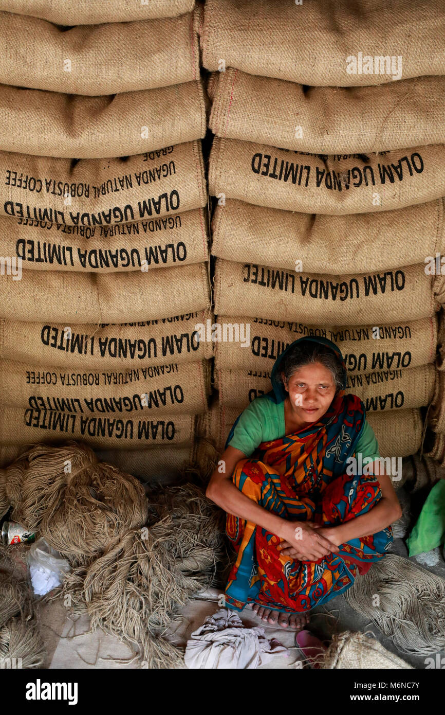 Jute bag bangladesh hires stock photography and images Alamy