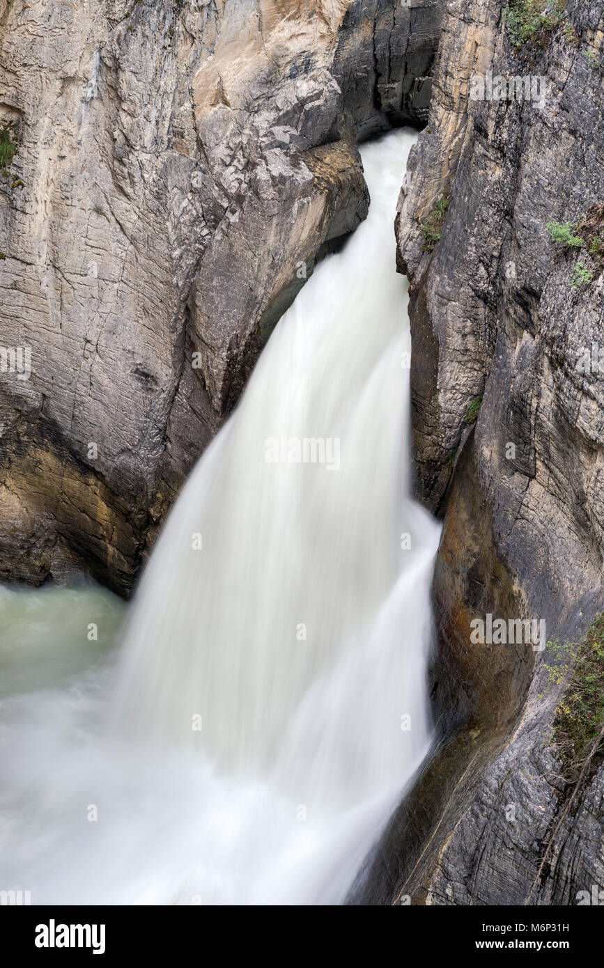 Sunwapta Falls, Canadian Rockies, The Icefields Parkway, Jasper National Park, Alberta, Canada Stock Photo