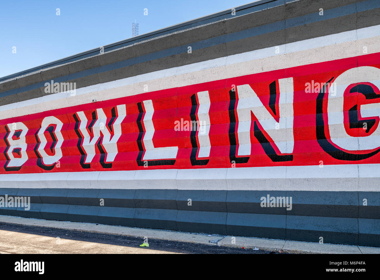 Bowling alley exterior hires stock photography and images Alamy