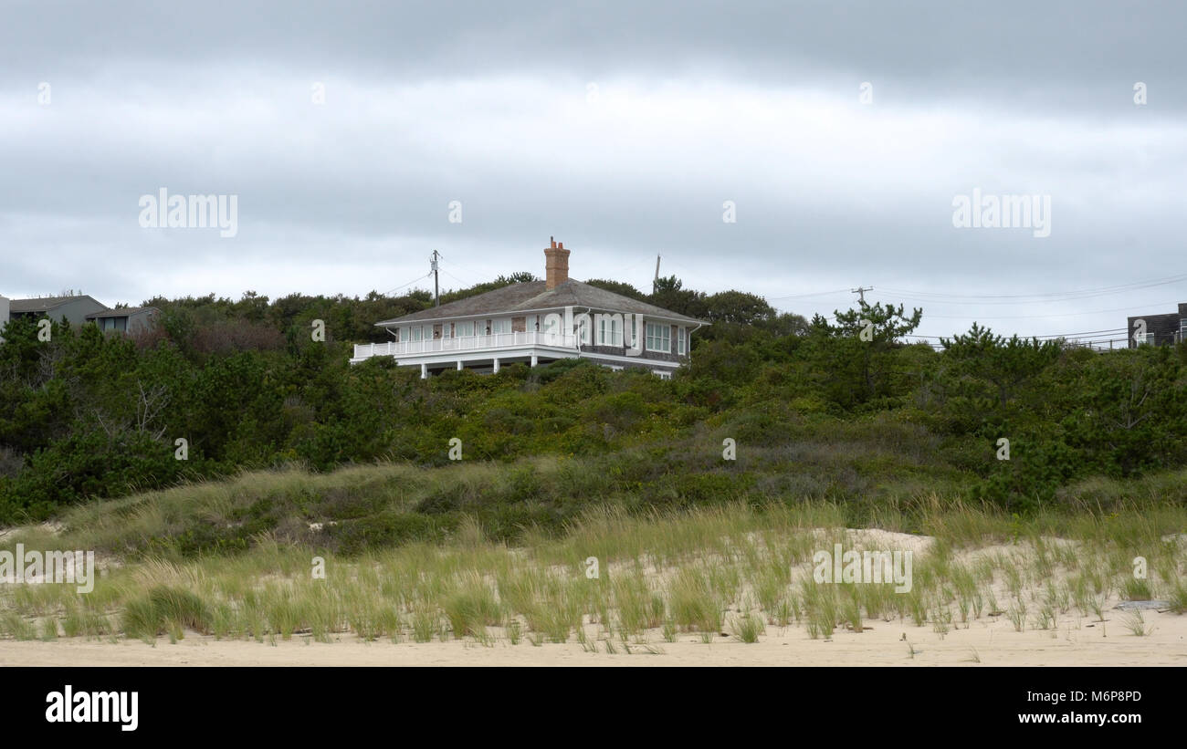 Exterior Luxury Beach Front Summer Home During Day Time Wide Establishing Photo Generic Location For Hamptons Or California Coast House Sit High On S Stock Photo Alamy