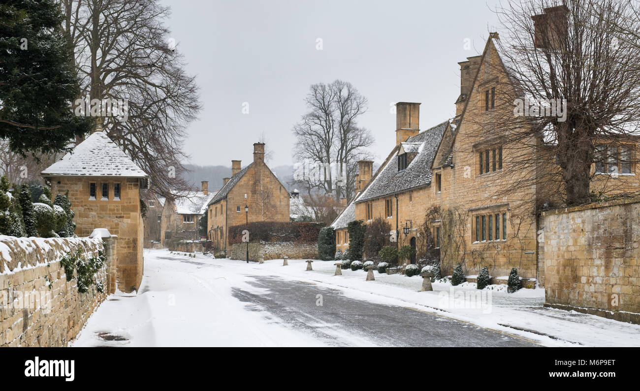 Broadway Stone Cottages In The Winter Snow Broadway Cotswolds