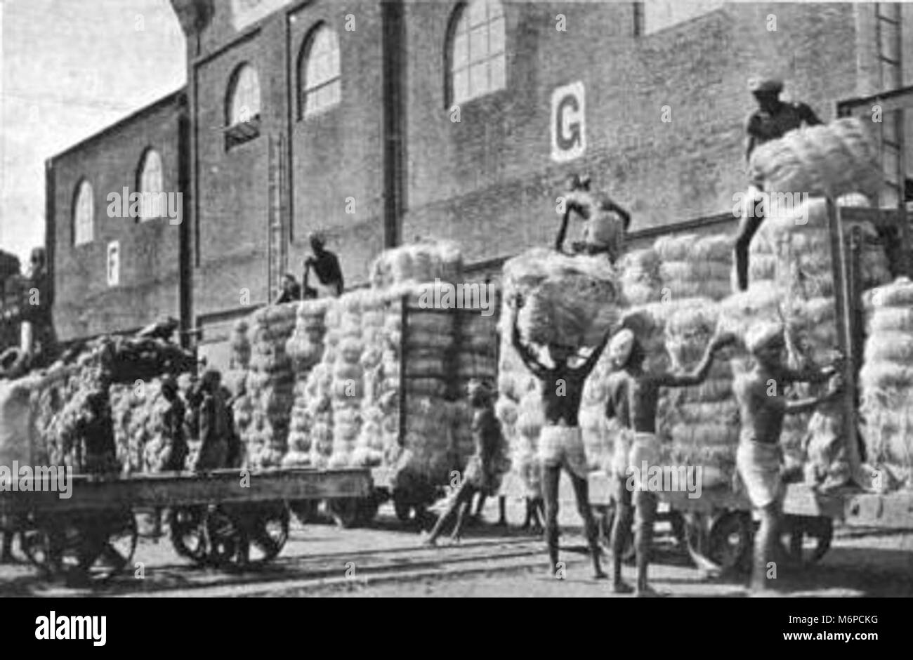 A jute mill in Narayanganj, 1906 Stock Photo Alamy