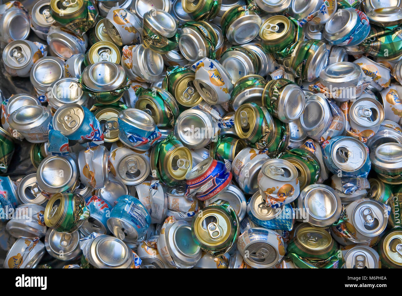 Crushed aluminum cans hires stock photography and images Alamy