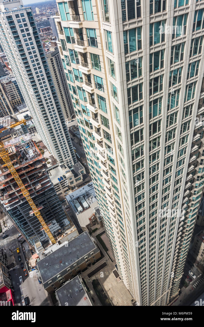 Highrise buildings exterior hi-res stock photography and images - Alamy