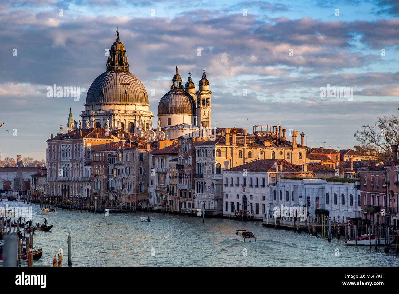 Gorgeous view of the Grand Canal and Basilica Santa Maria della Salute ...