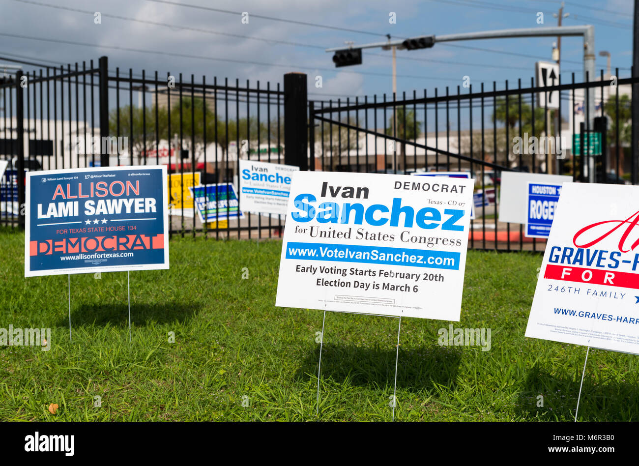 Houston Texas Usa 5th March 2018 Signs Mark A Polling Site As
