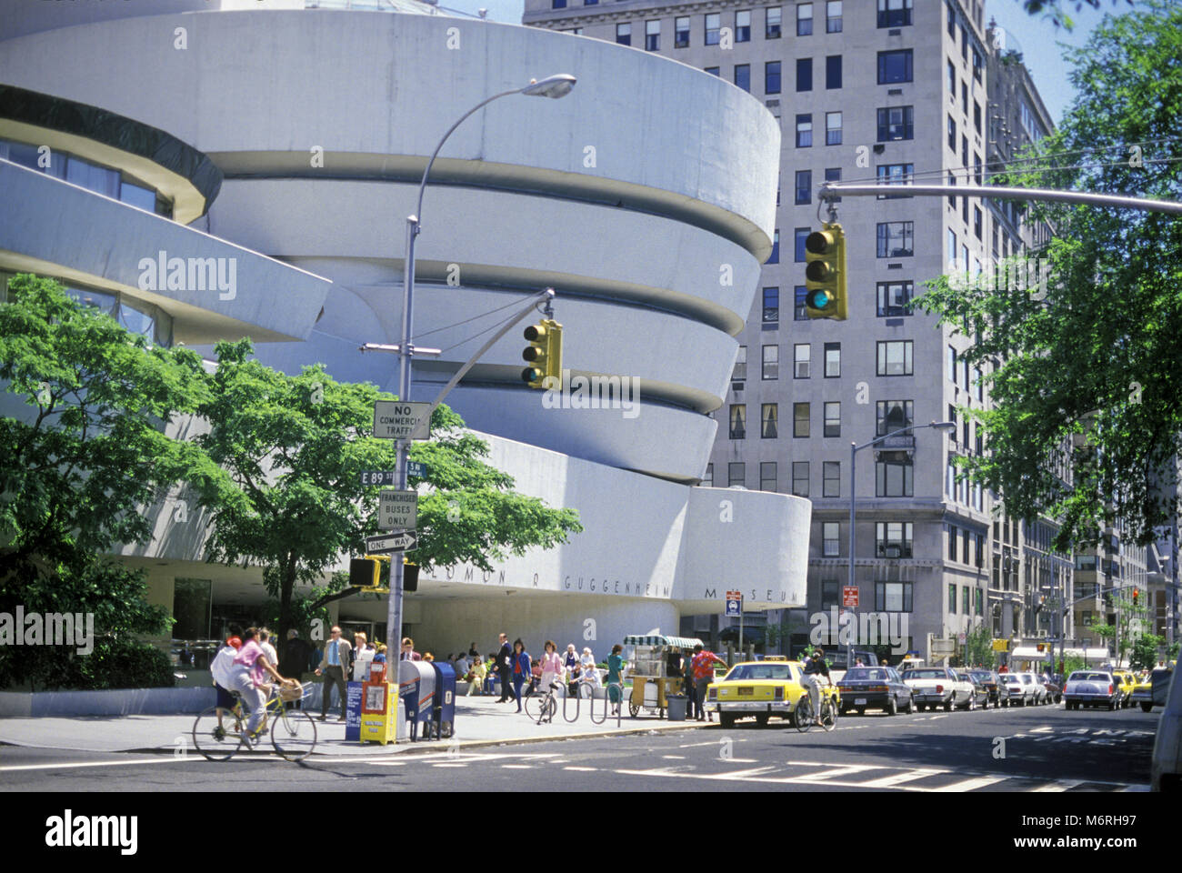1987 HISTORICAL ROTUNDA SOLOMON GUGGENHEIM MUSEUM (©FRANK LLOYD WRIGHT