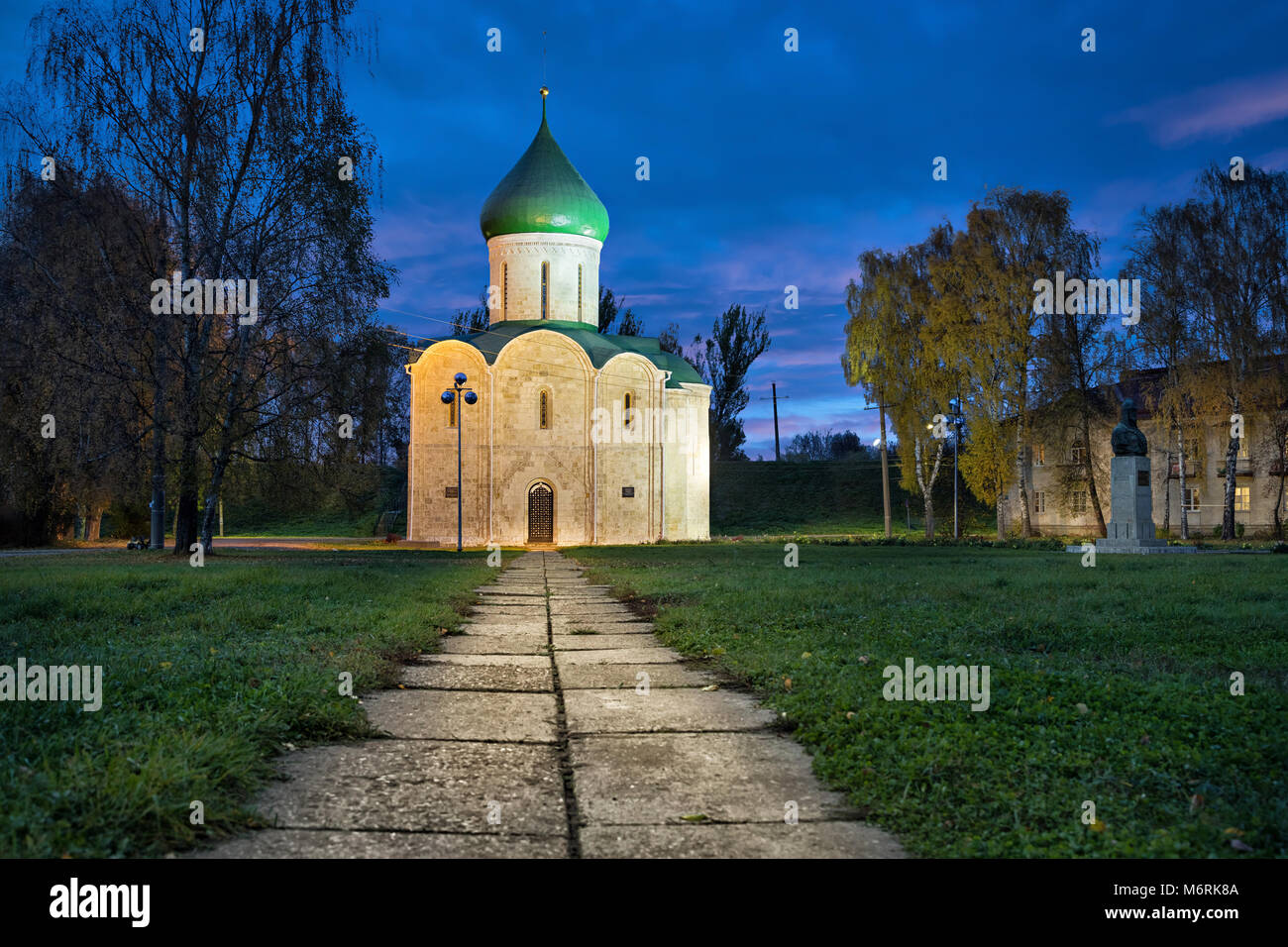 Spaso-Preobrazhensky cathedral at dusk in Pereslavl-Zalessky, Yaroslavlskaya oblast, Russia Stock Photo