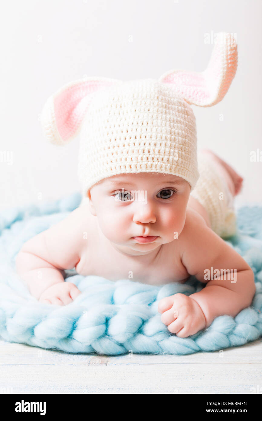 Little girl with crochet cap hires stock photography and images Alamy