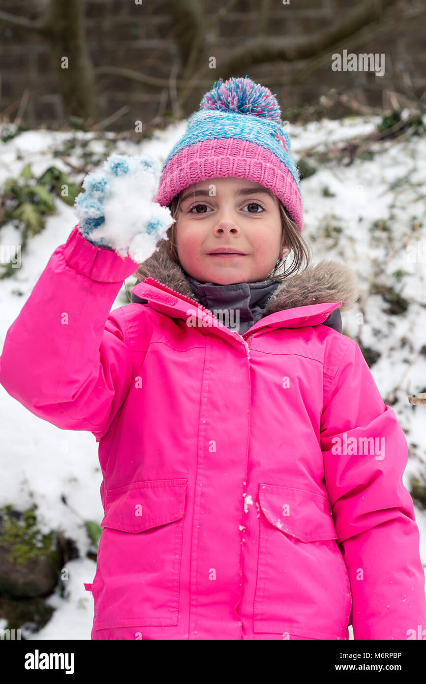 Holding Fur Hood Hi res Stock Photography And Images Alamy holding-fur-hood-hi-res-stock-photography-and-images-alamy