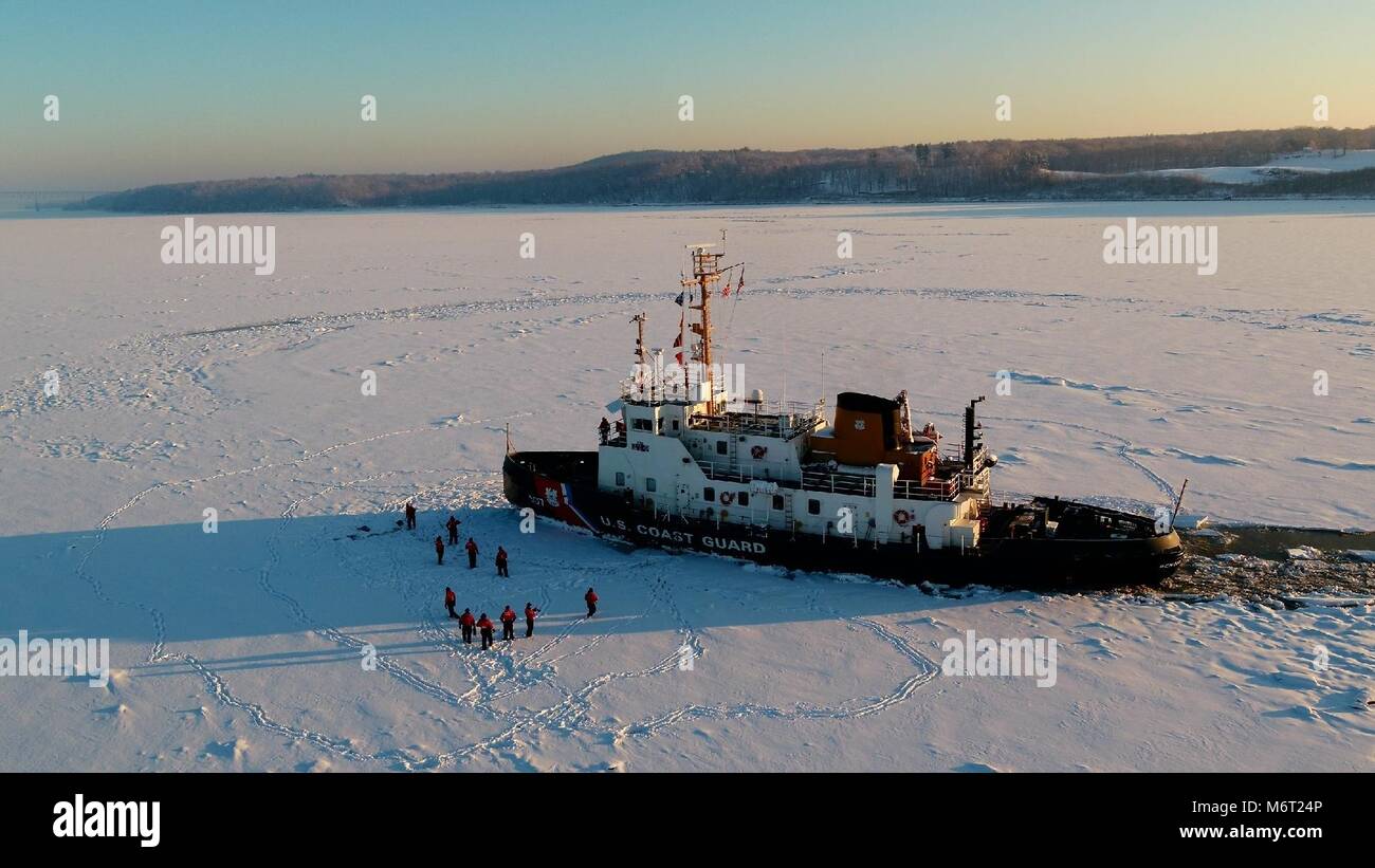 Coast Guard Cutter Penobscot Bay hoveto in ice on the Hudson River