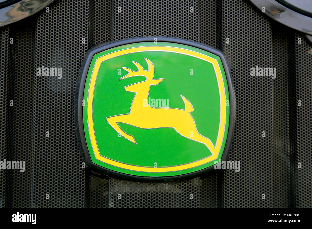 John Deere Logo Sign On A Retail Storefront Stock Photo - Download