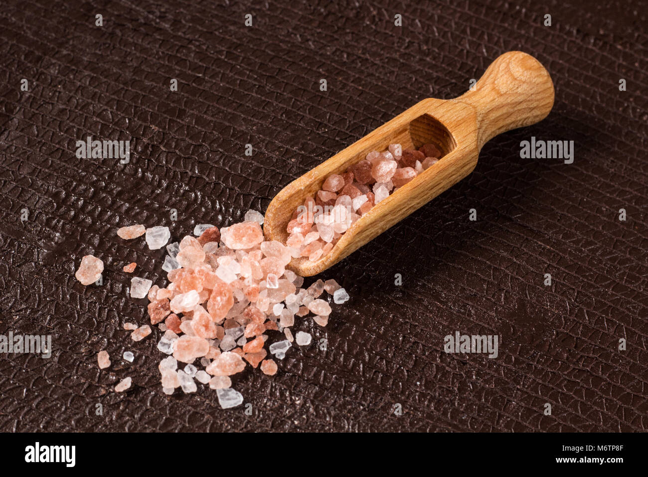 himalayan crystal salt Stock Photo Alamy