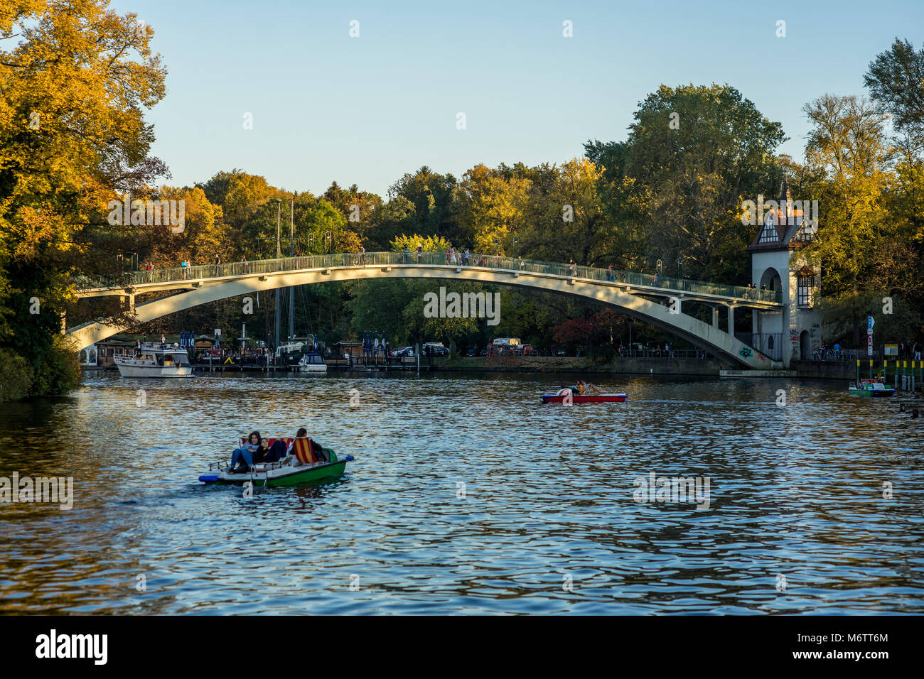 People paddle in the river Spree along Treptower Park and the Isle of Youth, Berlin 2017. Stock Photo