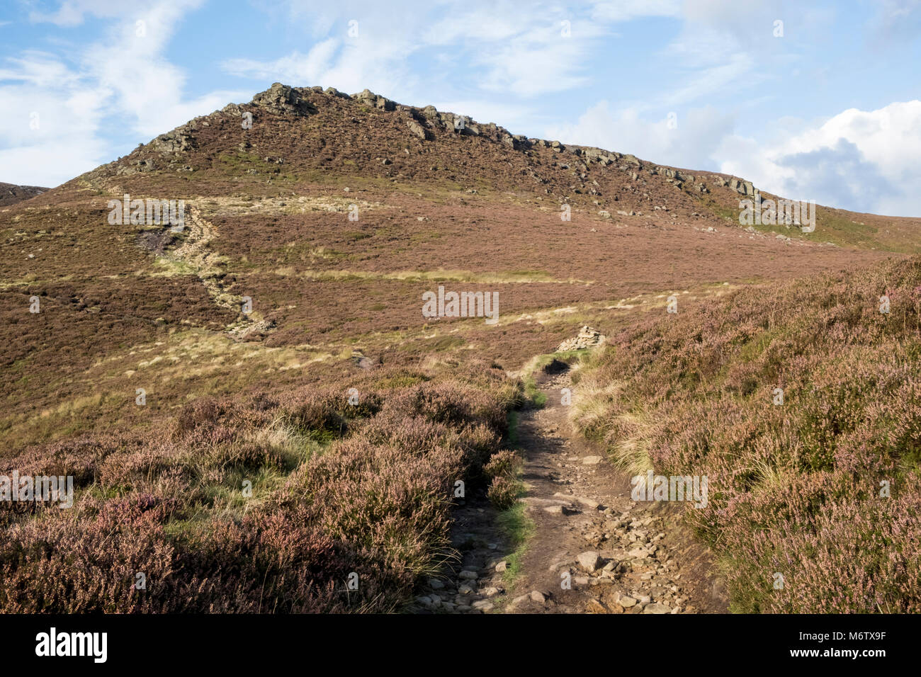 Dark Peak moorland in Autumn. Ringing Roger on the southern edge of Kinder Scout, Derbyshire, Peak District National Park, England, UK Stock Photo