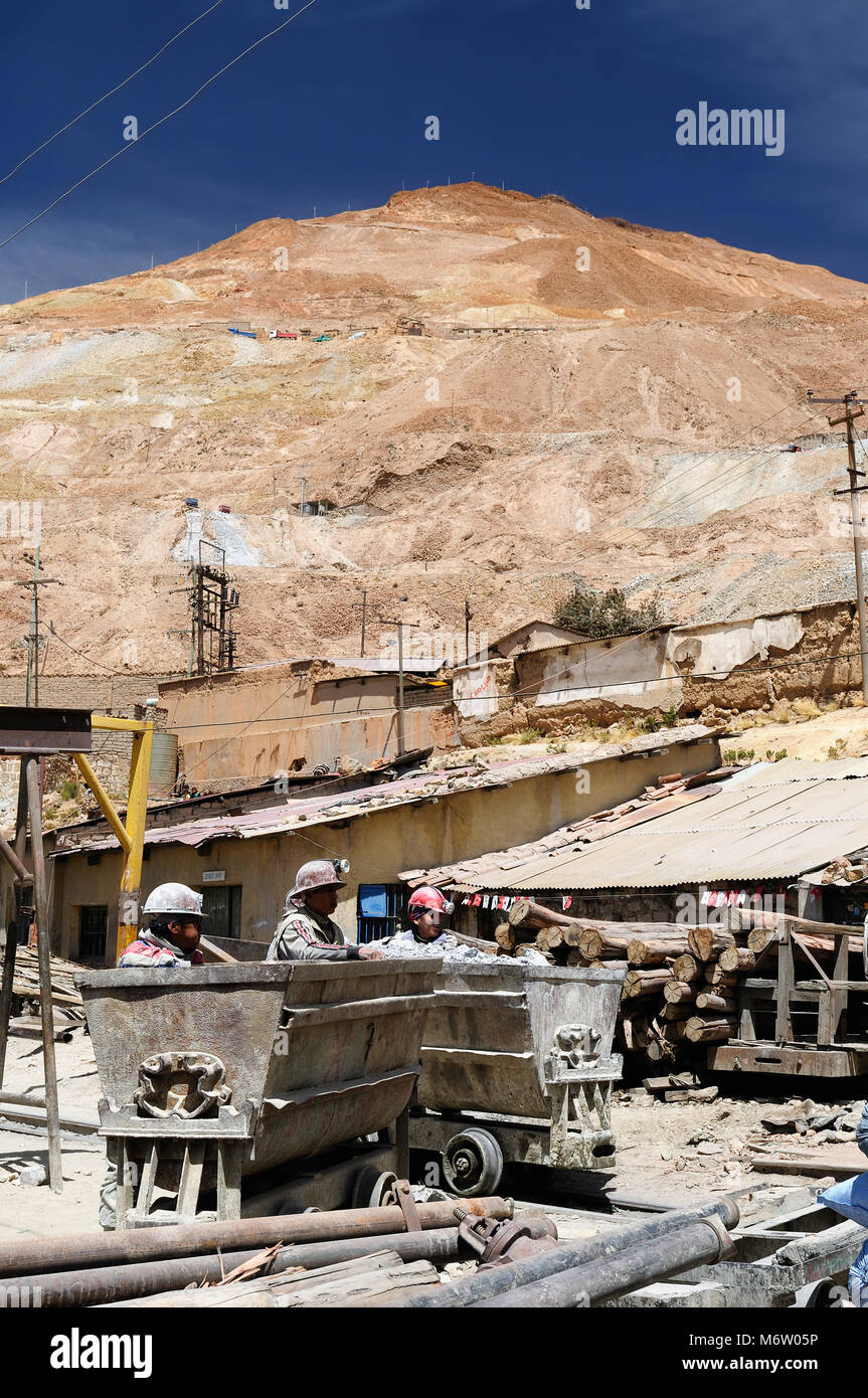 Mining gold bolivia hires stock photography and images Alamy