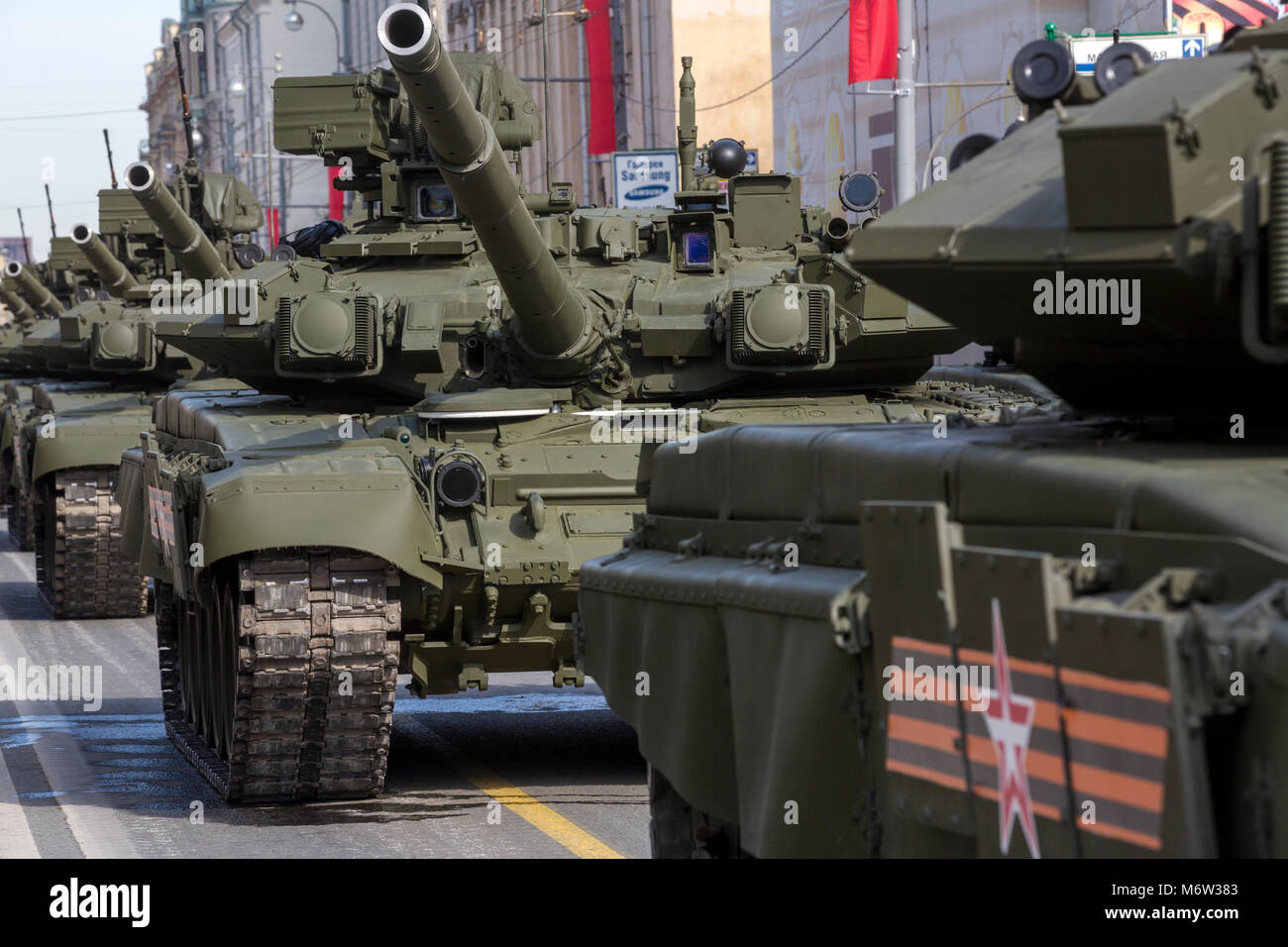 Tanks T-90A before start Victory Day military parade on Moscow's Red Square marking the 70th anniversary of the Victory over Nazi Germany in the Great Stock Photo