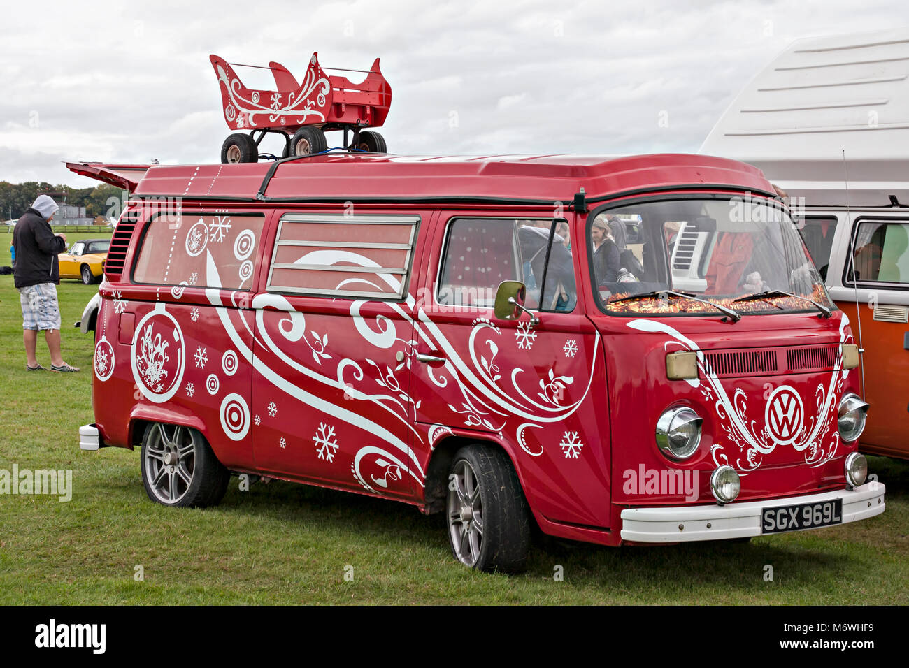 Volkswagen Camper Van at Cotswold Airport Vintage & Wartime Fair, Kemble, Gloucestershire Stock