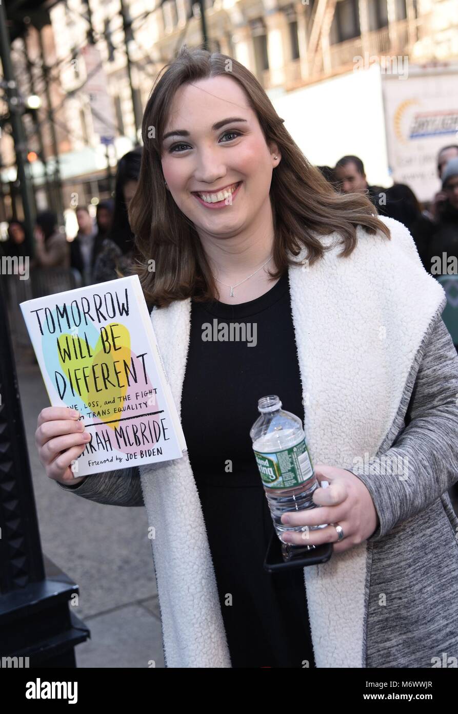 New York, NY, USA. 6th Mar, 2018. Sarah McBride, seen at BUILD Series to promote her book TOMORROW WILL BE DIFFERENT. LOVE, LOSS, AND THE FIGHT FOR TRANS EQUALITY out and about for Celebrity Candids - TUE, New York, NY March 6, 2018. Credit: Derek Storm/Everett Collection/Alamy Live News Stock Photo