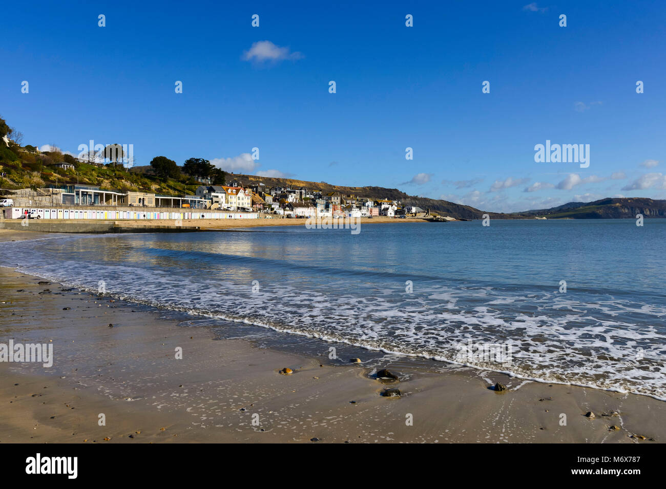lyme-regis-dorset-uk-7th-march-2018-uk-weather-a-glorious-sunny