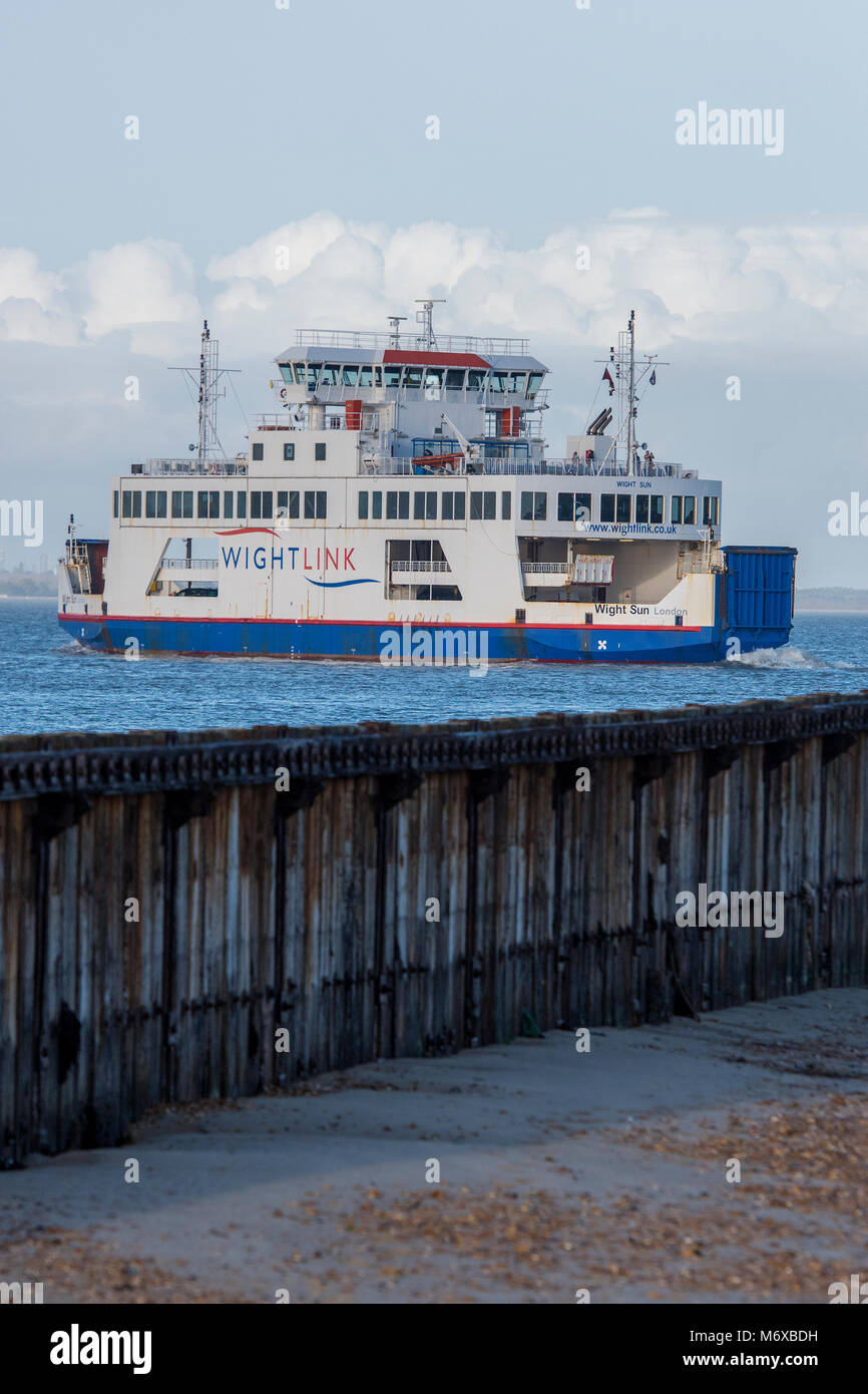 Isle of wight ferry from lymington hires stock photography and images