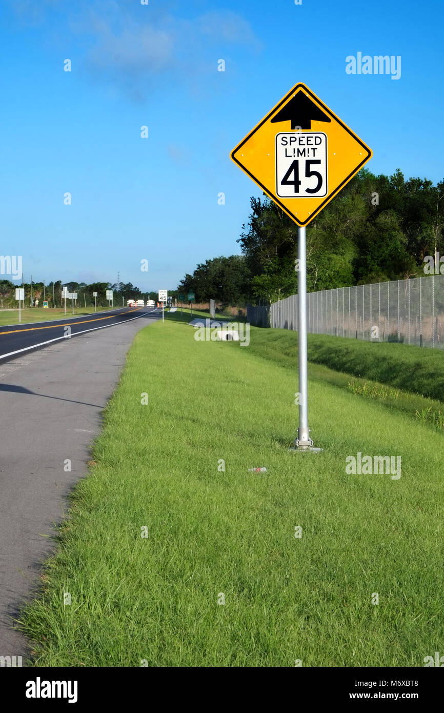 April 2016 - 45 mph speed limits signs beside a new highway in Florida, near Davenport. Stock Photo