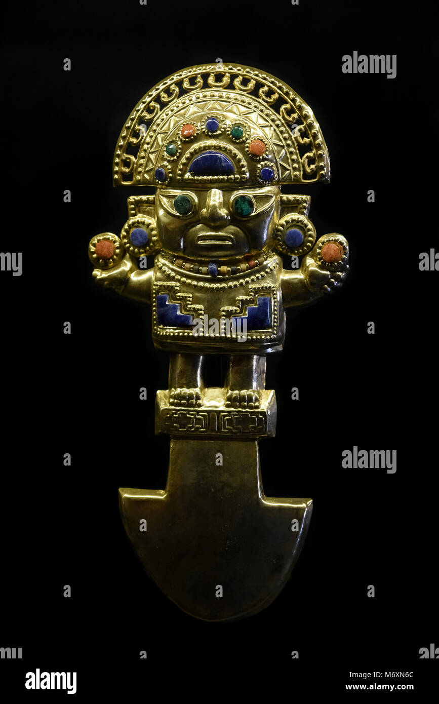 Tumi - Peruvian sacrificial ceremonial axe or knife Stock Photo