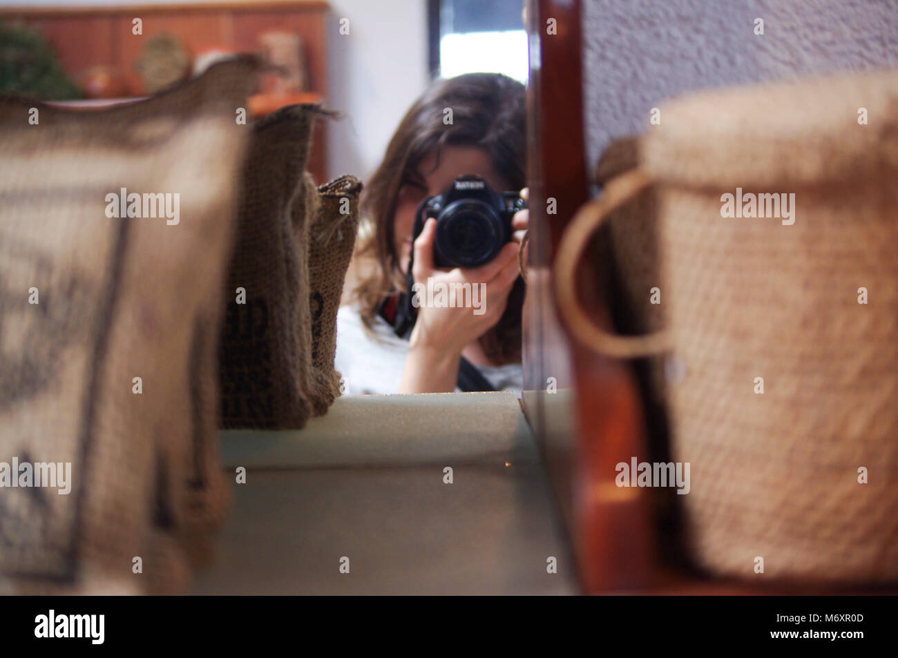 Girl selfie mirror hi-res stock photography and images - Alamy